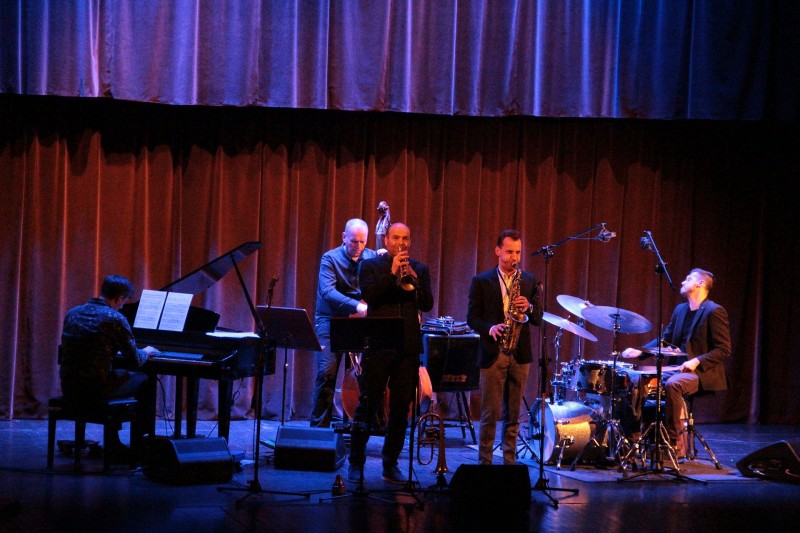 na scenie zesp� new bone