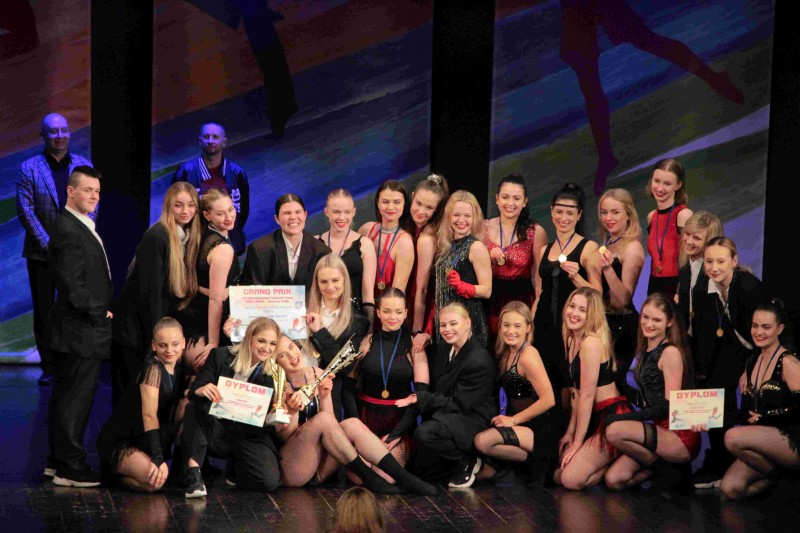 na zdj�ciu laureaci grand prix